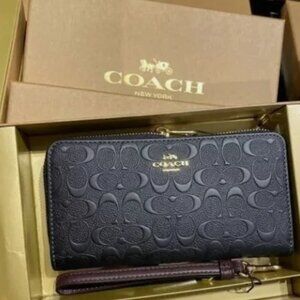 COACH Wallet - Boxed Zip Around NIB